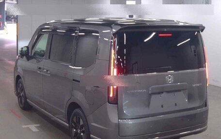 Honda Stepwgn, 2022 год, 2 700 000 рублей, 5 фотография