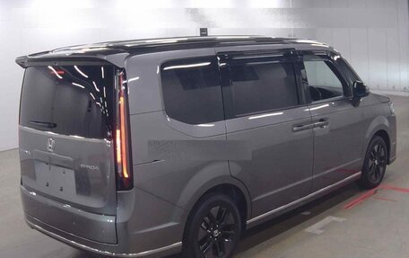 Honda Stepwgn, 2022 год, 2 700 000 рублей, 3 фотография