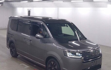 Honda Stepwgn, 2022 год, 2 700 000 рублей, 2 фотография