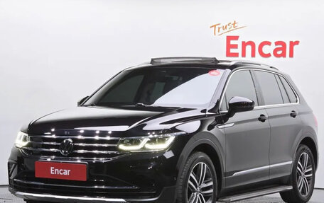 Volkswagen Tiguan II, 2022 год, 3 125 000 рублей, 1 фотография