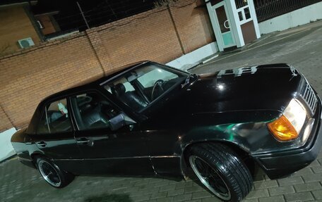 Mercedes-Benz W124, 1992 год, 550 000 рублей, 1 фотография