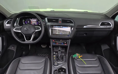 Volkswagen Tiguan II, 2022 год, 3 125 000 рублей, 7 фотография