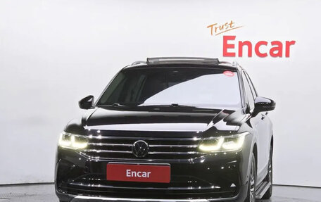 Volkswagen Tiguan II, 2022 год, 3 125 000 рублей, 3 фотография