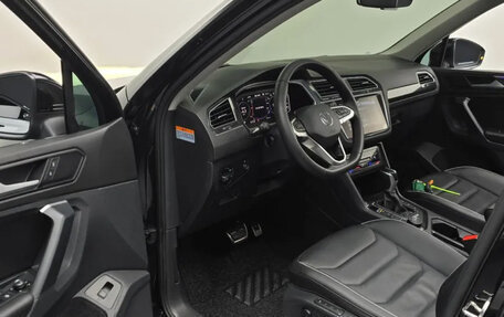 Volkswagen Tiguan II, 2022 год, 3 125 000 рублей, 11 фотография