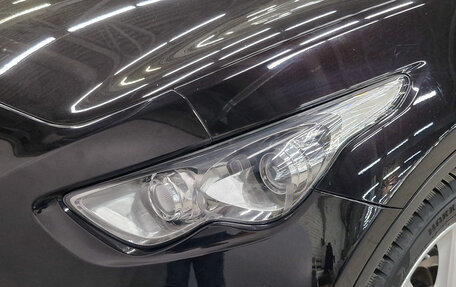 Infiniti QX70, 2013 год, 2 490 000 рублей, 10 фотография