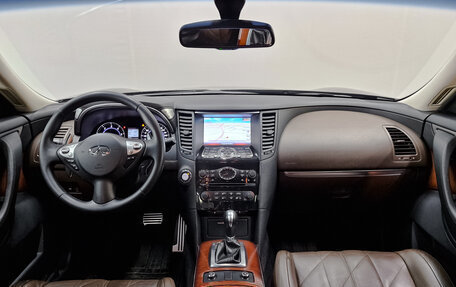 Infiniti QX70, 2013 год, 2 490 000 рублей, 13 фотография