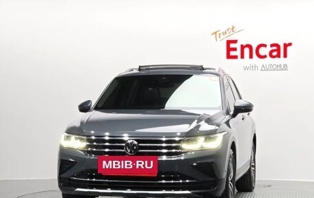 Volkswagen Tiguan II, 2022 год, 3 210 000 рублей, 3 фотография