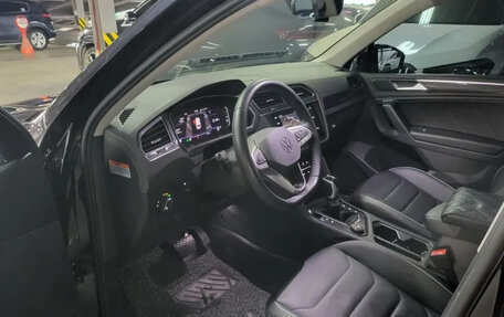 Volkswagen Tiguan II, 2022 год, 3 100 000 рублей, 4 фотография