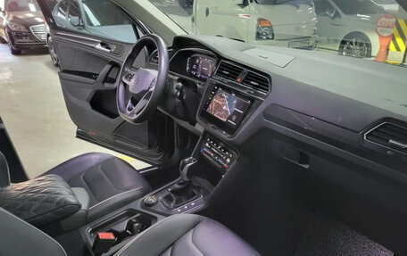 Volkswagen Tiguan II, 2022 год, 3 100 000 рублей, 6 фотография
