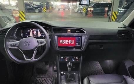 Volkswagen Tiguan II, 2022 год, 3 100 000 рублей, 5 фотография