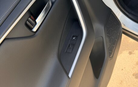 Toyota RAV4, 2022 год, 4 150 000 рублей, 4 фотография