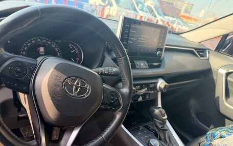 Toyota RAV4, 2022 год, 4 150 000 рублей, 7 фотография