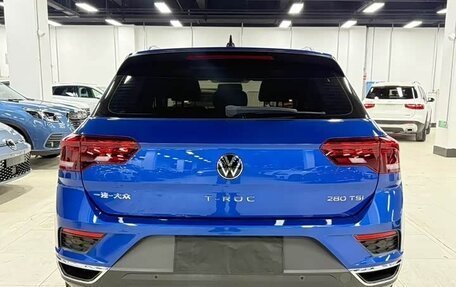 Volkswagen T-Roc I, 2021 год, 1 999 000 рублей, 6 фотография