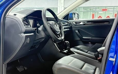 Volkswagen T-Roc I, 2021 год, 1 999 000 рублей, 9 фотография