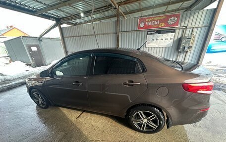 KIA Rio III рестайлинг, 2015 год, 950 000 рублей, 5 фотография