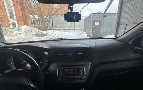 KIA Rio III рестайлинг, 2015 год, 950 000 рублей, 15 фотография