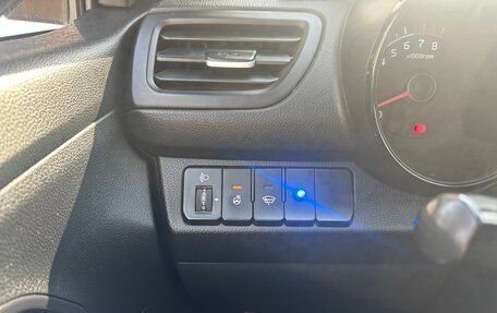 KIA Rio III рестайлинг, 2015 год, 950 000 рублей, 18 фотография