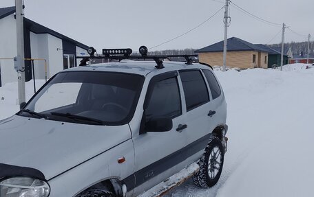 Chevrolet Niva I рестайлинг, 2003 год, 300 000 рублей, 2 фотография