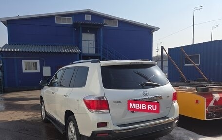 Toyota Highlander III, 2011 год, 1 700 000 рублей, 5 фотография