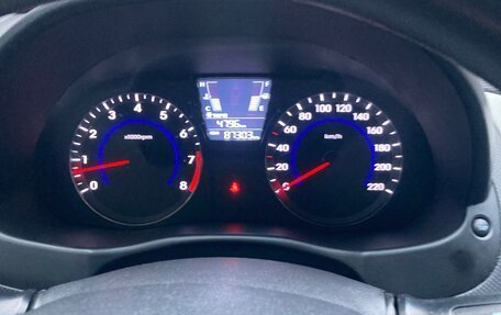 Hyundai Solaris II рестайлинг, 2013 год, 700 000 рублей, 9 фотография