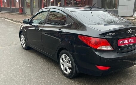 Hyundai Solaris II рестайлинг, 2013 год, 700 000 рублей, 3 фотография