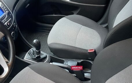 Hyundai Solaris II рестайлинг, 2013 год, 700 000 рублей, 6 фотография