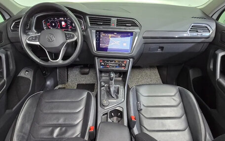 Volkswagen Tiguan II, 2023 год, 3 125 000 рублей, 7 фотография