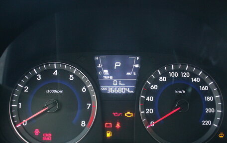 Hyundai Solaris II рестайлинг, 2011 год, 547 000 рублей, 18 фотография