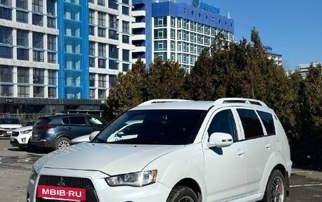 Mitsubishi Outlander III рестайлинг 3, 2010 год, 1 200 000 рублей, 3 фотография