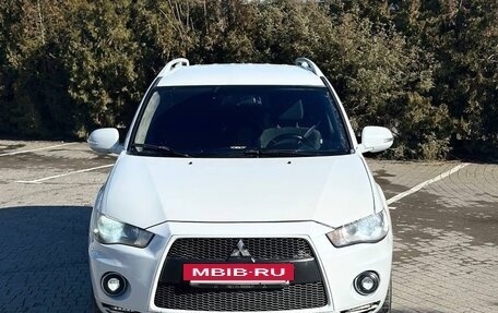 Mitsubishi Outlander III рестайлинг 3, 2010 год, 1 200 000 рублей, 2 фотография