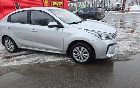 KIA Rio IV, 2017 год, 885 000 рублей, 8 фотография