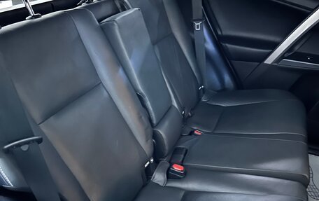 Toyota RAV4, 2018 год, 2 500 000 рублей, 14 фотография