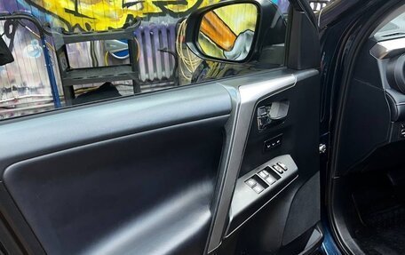 Toyota RAV4, 2018 год, 2 500 000 рублей, 16 фотография