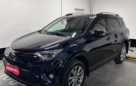 Toyota RAV4, 2018 год, 2 500 000 рублей, 11 фотография