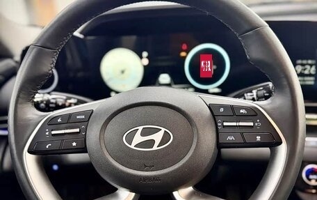 Hyundai Elantra, 2023 год, 1 599 000 рублей, 11 фотография