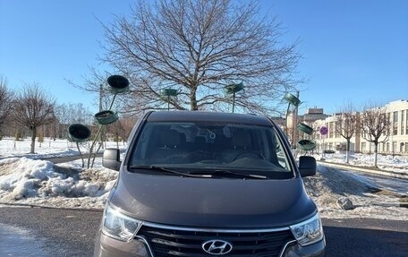 Hyundai Grand Starex Grand Starex I рестайлинг 2, 2019 год, 3 390 000 рублей, 8 фотография