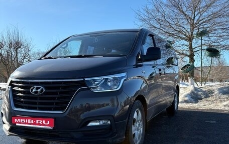 Hyundai Grand Starex Grand Starex I рестайлинг 2, 2019 год, 3 390 000 рублей, 10 фотография