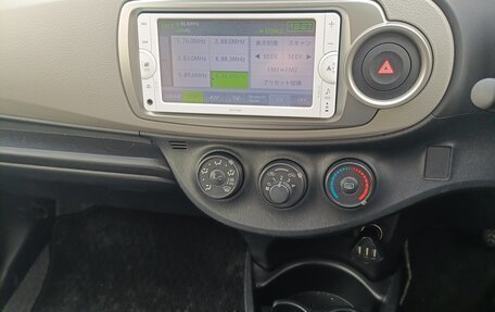 Toyota Vitz, 2013 год, 740 000 рублей, 14 фотография