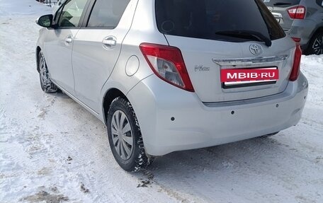 Toyota Vitz, 2013 год, 740 000 рублей, 5 фотография