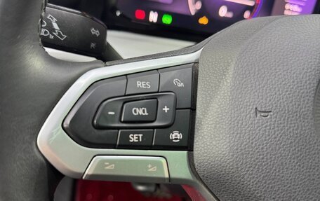 Volkswagen Golf VIII, 2022 год, 1 870 000 рублей, 13 фотография