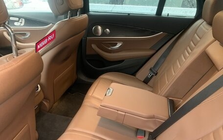 Mercedes-Benz E-Класс, 2017 год, 3 500 000 рублей, 15 фотография