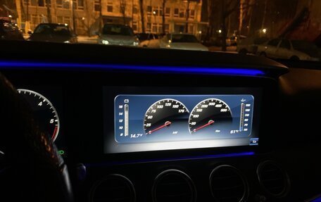 Mercedes-Benz E-Класс, 2017 год, 3 500 000 рублей, 26 фотография