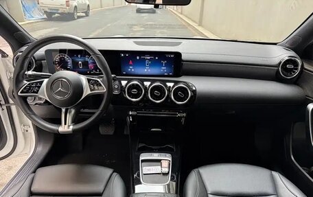 Mercedes-Benz A-Класс, 2023 год, 2 090 000 рублей, 10 фотография