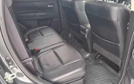 Mitsubishi Outlander III рестайлинг 3, 2015 год, 1 567 000 рублей, 10 фотография