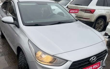 Hyundai Solaris II рестайлинг, 2018 год, 1 050 000 рублей, 1 фотография