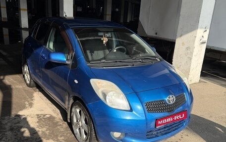 Toyota Yaris III рестайлинг, 2007 год, 400 000 рублей, 1 фотография