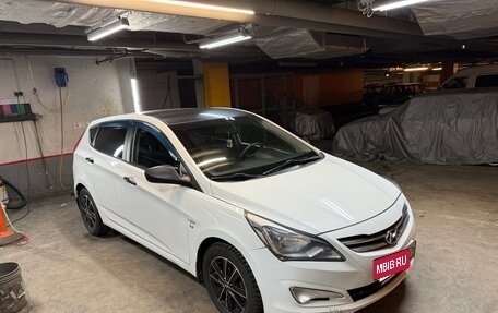 Hyundai Solaris II рестайлинг, 2015 год, 1 000 000 рублей, 3 фотография