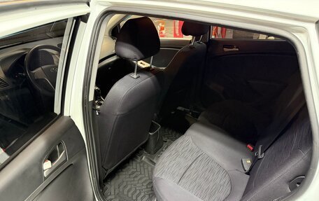 Hyundai Solaris II рестайлинг, 2015 год, 1 000 000 рублей, 14 фотография