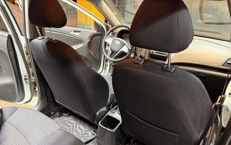 Hyundai Solaris II рестайлинг, 2015 год, 1 000 000 рублей, 13 фотография