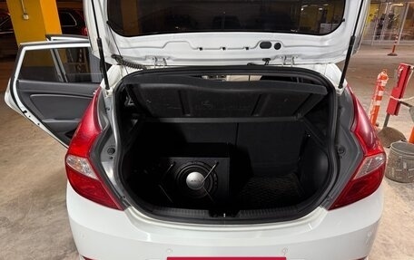 Hyundai Solaris II рестайлинг, 2015 год, 1 000 000 рублей, 8 фотография